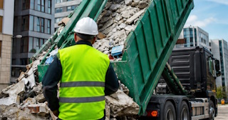 Вывоз строительного мусора в Березниках: услуги лицензированной компании — ПроМусор